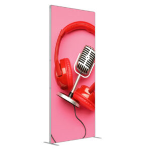 Expositor Marco Textil Quick Modular montado con gráfica de auriculares.